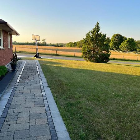 Bowmanville Event Place エクステリア 写真