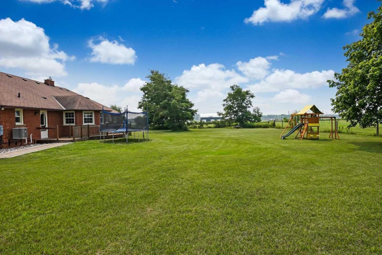Bowmanville Event Place エクステリア 写真