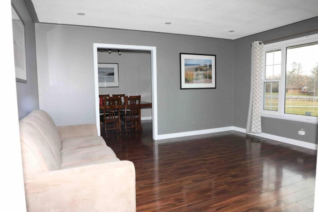 Bowmanville Event Place エクステリア 写真